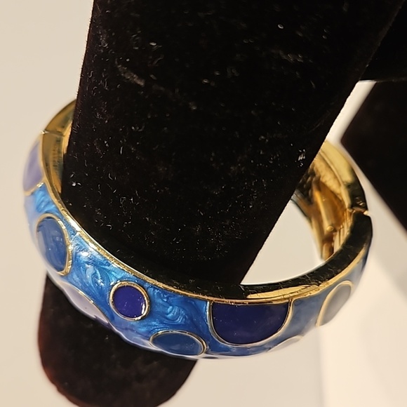 Enamel Blue and Purple on Goldtone Clasp Bangle 2 1/4"Dia. Bracelet - Picture 3 of 6